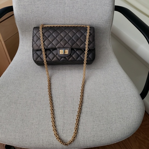Chanel Classic 2.55 Reissue in small (size 225) - Picture 2 of 3